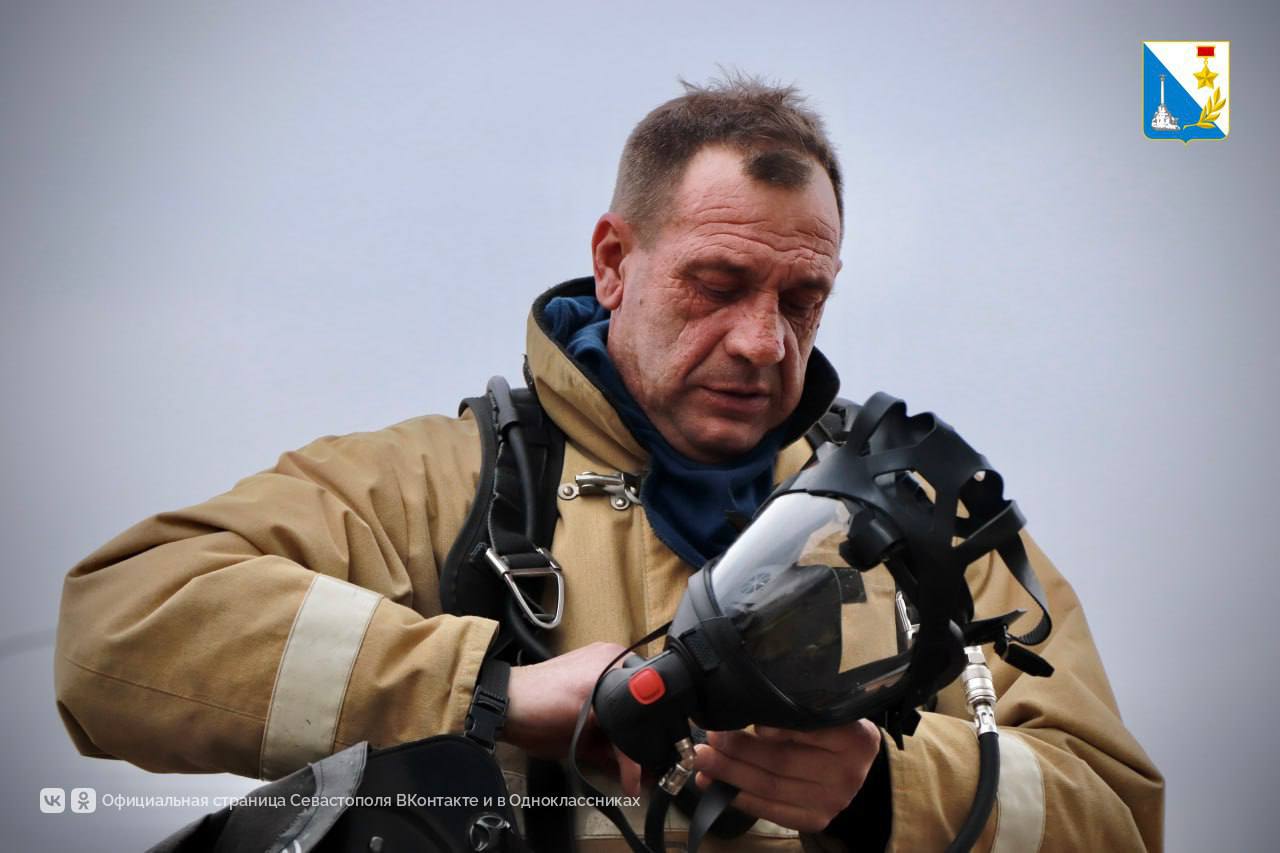 Спасатели Севастополя теперь могут работать в условиях плотного задымления