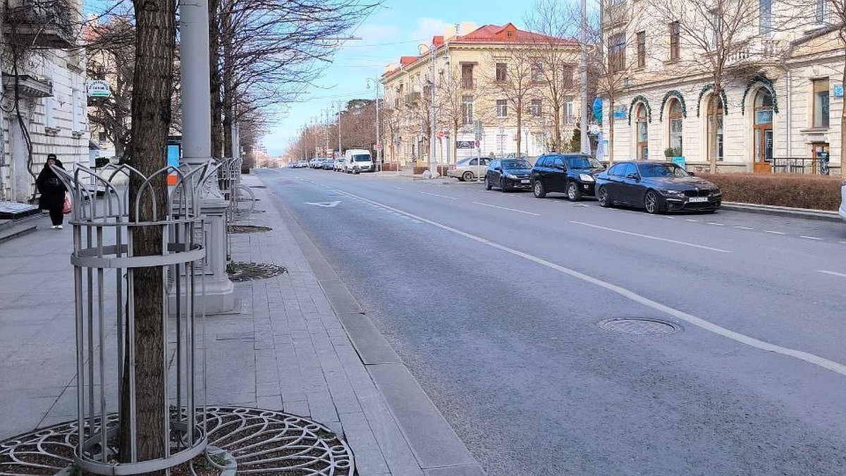 Троллейбусы в Севастополе опаздывают на 15 минут