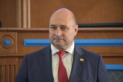 ЮРПА. Владимир Немцев поздравляет главу комитета ЮРПА по социальной политике