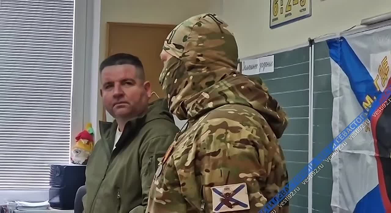 Встреча с волонтерами и почётным гостем, участником СВО с позывным Томас, сегодня прошла в школе №22