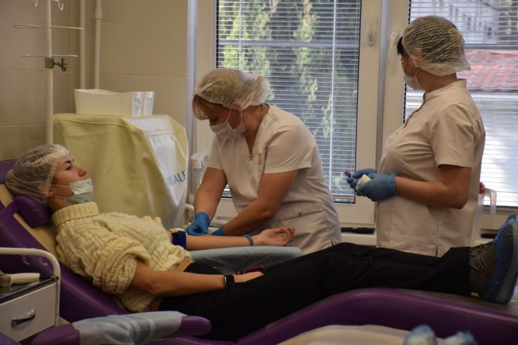 Почти 300 пациентов посетили Центр крови за неделю