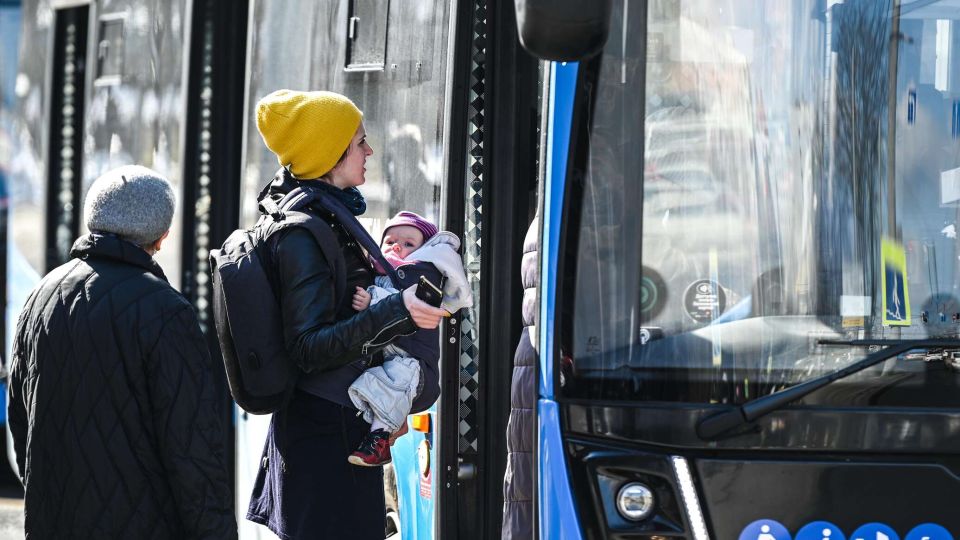 Как улучшить работу общественного транспорта в Крыму - мнение