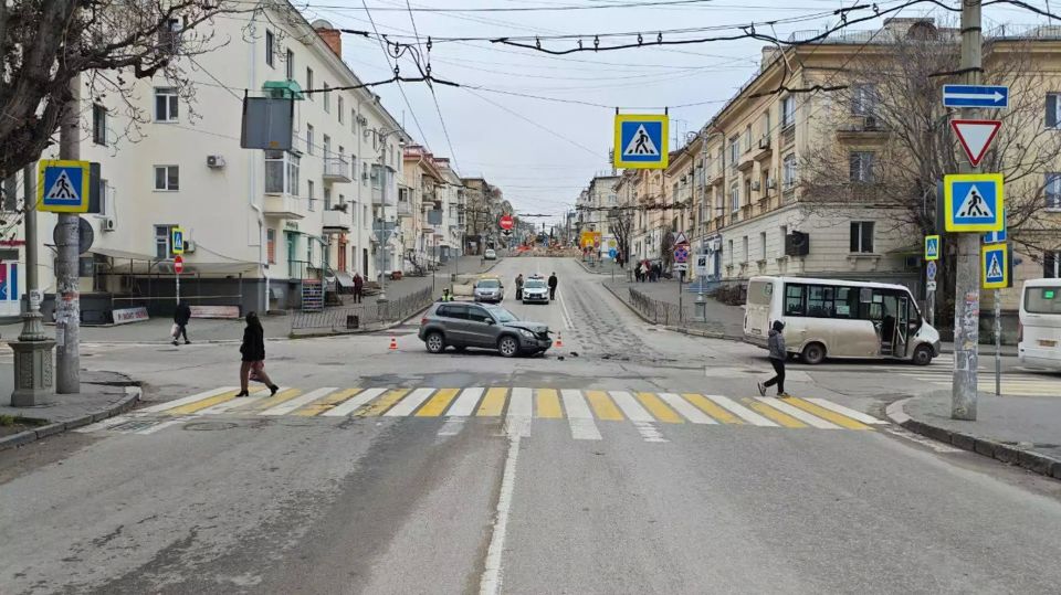 Авария с маршруткой в Севастополе: пострадала пассажирка