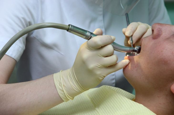 Кариес и пародонт: как избежать этих заболеваний