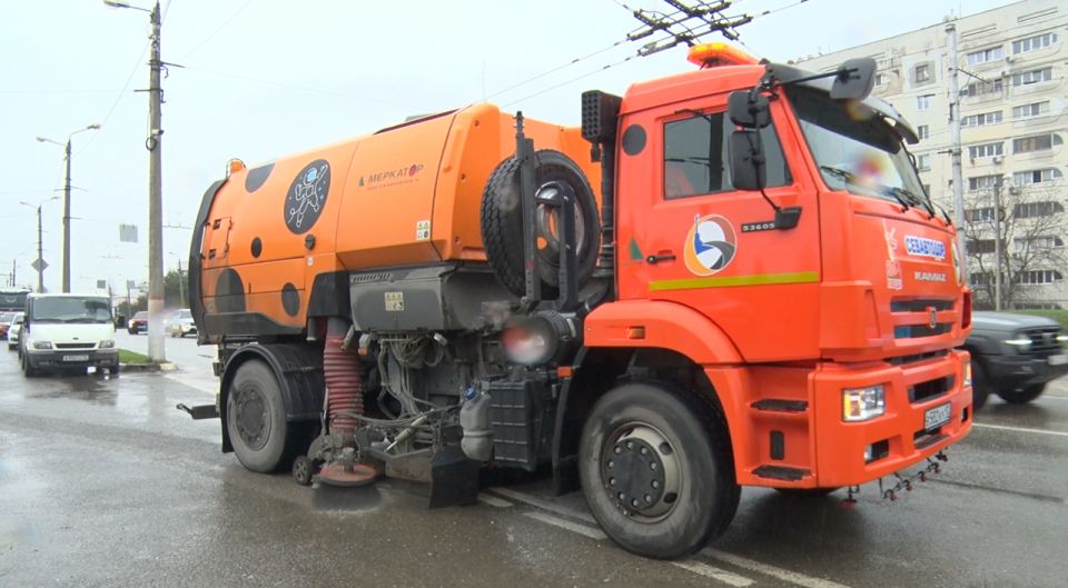 В Севастополе приступят к уборке дорог от мусора