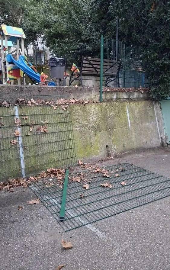 11-летняя девочка травмировалась на детской площадке в Ялте