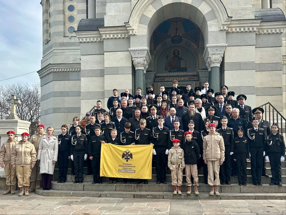 Владимир Немцев: Сегодня в Свято-Владимирском соборе — усыпальнице адмиралов — принял участие в молебне и митинге, посвящённых 220-летию со дня рождения вице-адмирала Владимира Алексеевича Корнилова