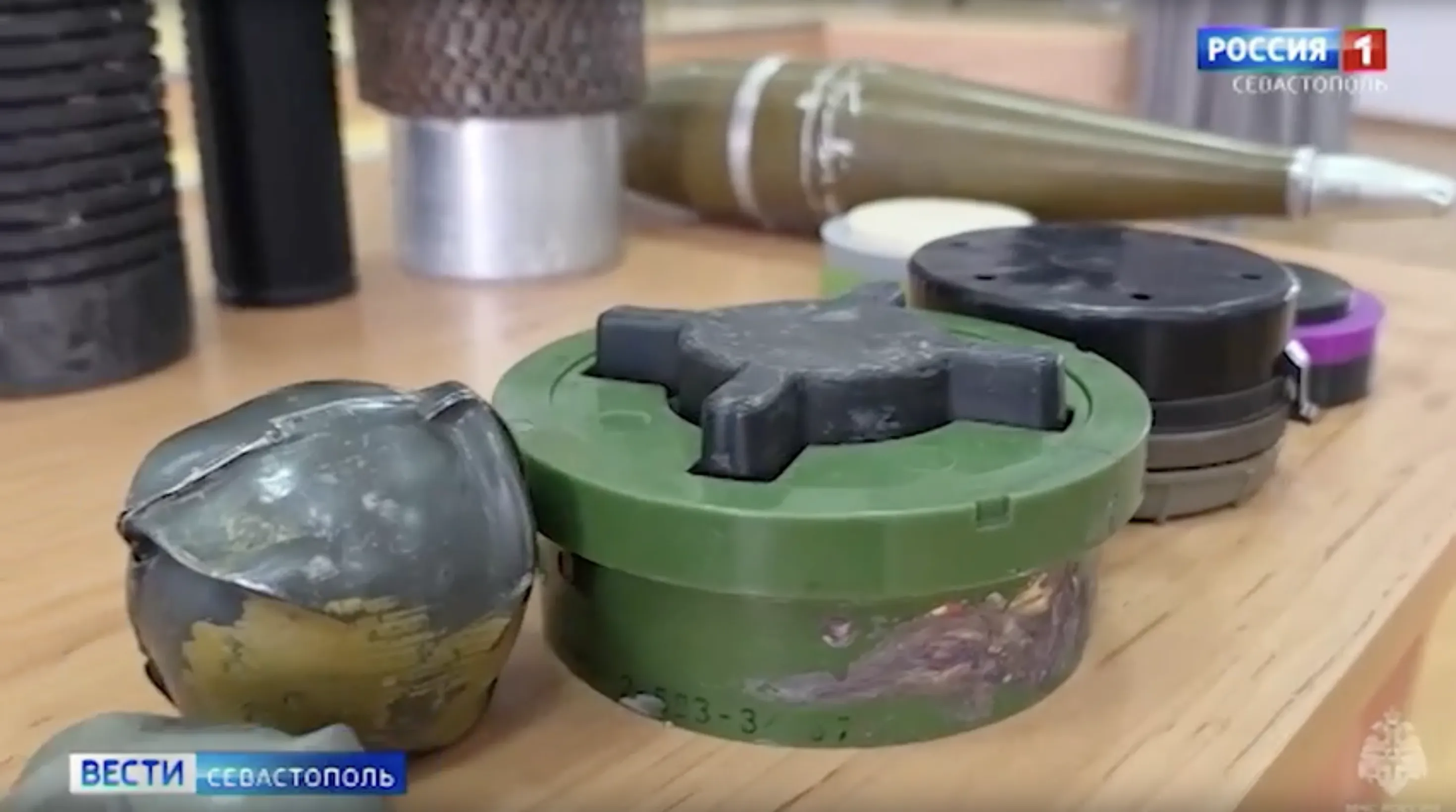 В севастопольской школе провели урок о боеприпасах