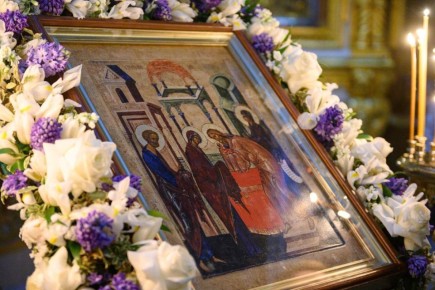 Татьяна Лобач: Поздравляю всех православных христиан со Сретением Господним!