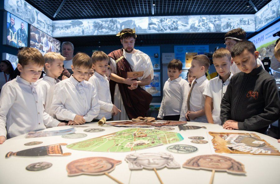 В Севастополе на базе нового фондохранилища музея-заповедника «Херсонес Таврический» открылся детский исследовательский центр «Эврика»