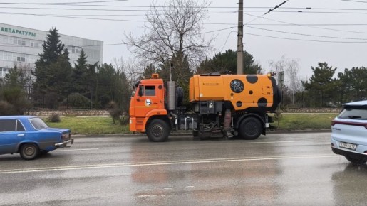 Севавтодор чистит дороги от песчано?соляной смеси
