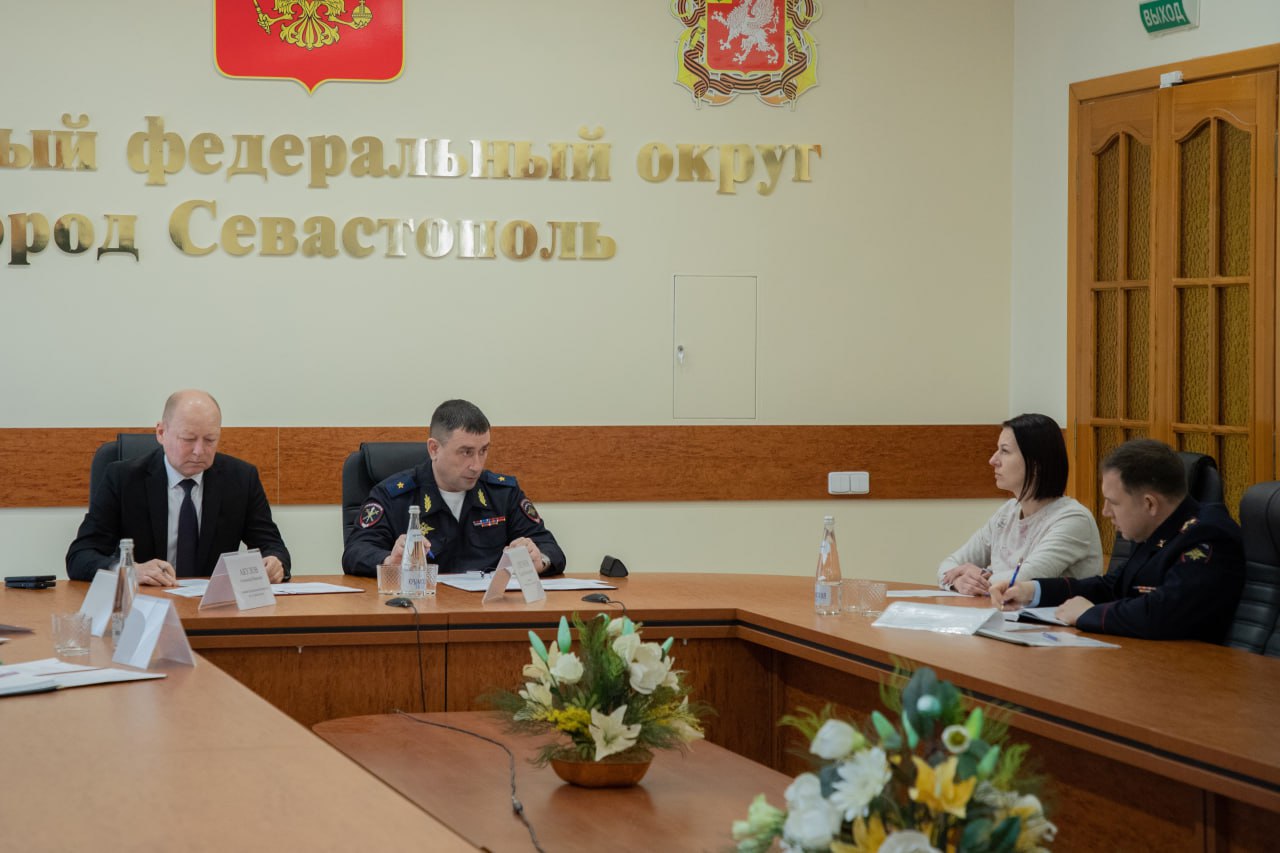 Начальник УМВД России по г.Севастополю генерал-майор полиции Сергей Сигунов провёл личный приём граждан