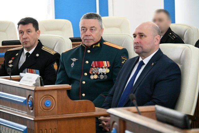 Благодарности за подписью председателя Законодательного Собрания города вручены севастопольским сотрудникам МЧС России