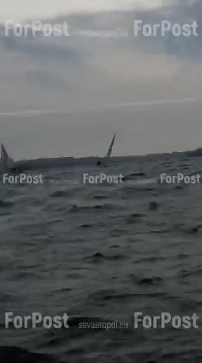 Сегодня впервые за долгое время открыли буны и яхтсмены вышли в море на регату