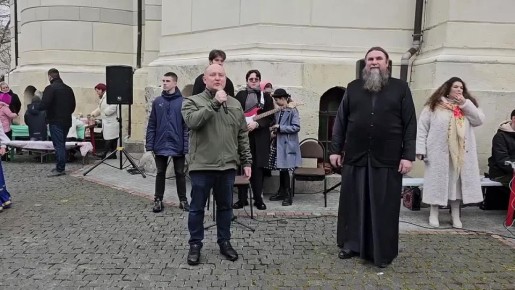 Михаил Развожаев посетил благотворительную ярмарку у Свято-Владимирского собора