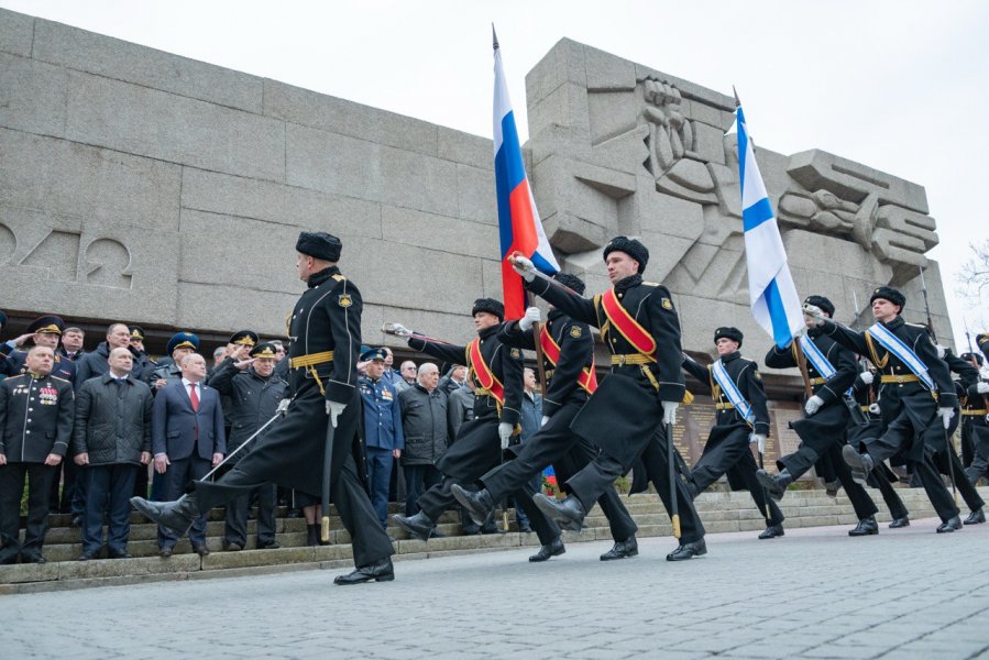 Севастополь празднует День защитника Отечества и День народной воли