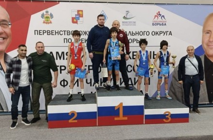 16 медалей завоевали на юношеском первенстве ЮФО в Сочи крымские борцы