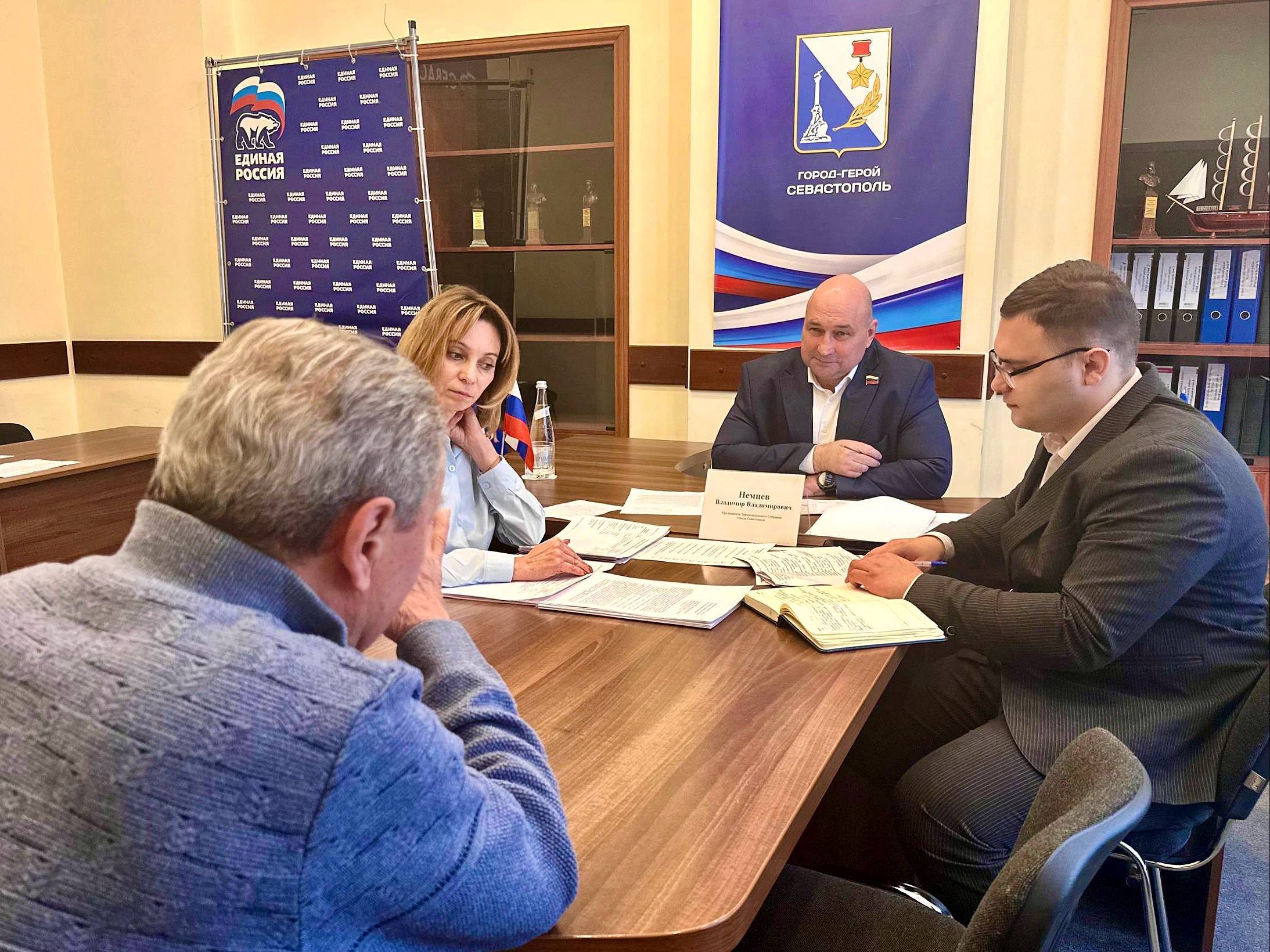 Владимир Немцев: На площадке Региональной общественной приёмной Председателя партии «Единая Россия» провёл приём граждан по личным вопросам