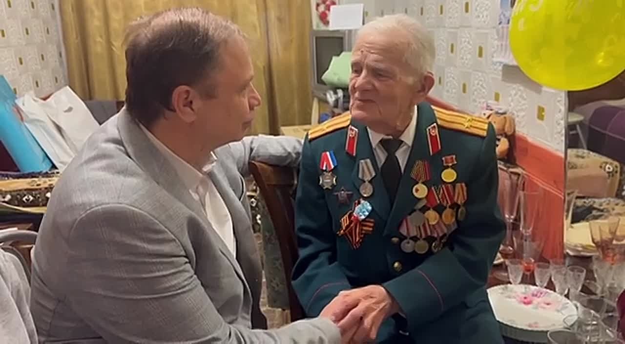 100 лет исполнилось ветерану Великой Отечественной войны Виталию Исупову