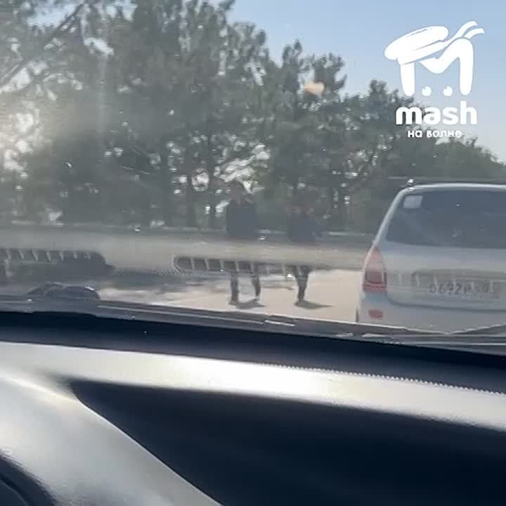 Огромная пробка собралась на трассе Севастополь — Ялта из-за ДТП в районе Алупки