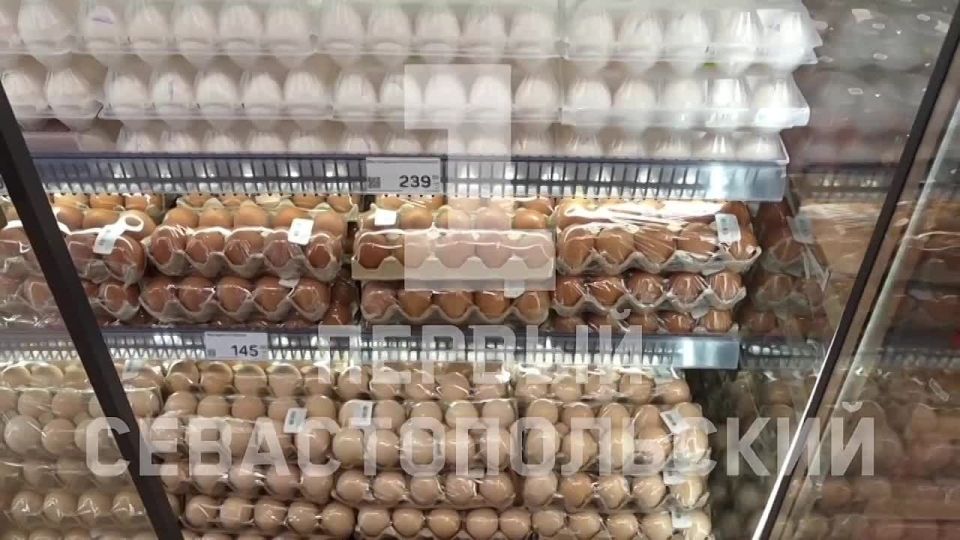 За неделю в Севастополе подешевели охлаждённые и замороженные куры (-2%) и огурцы (-4%)