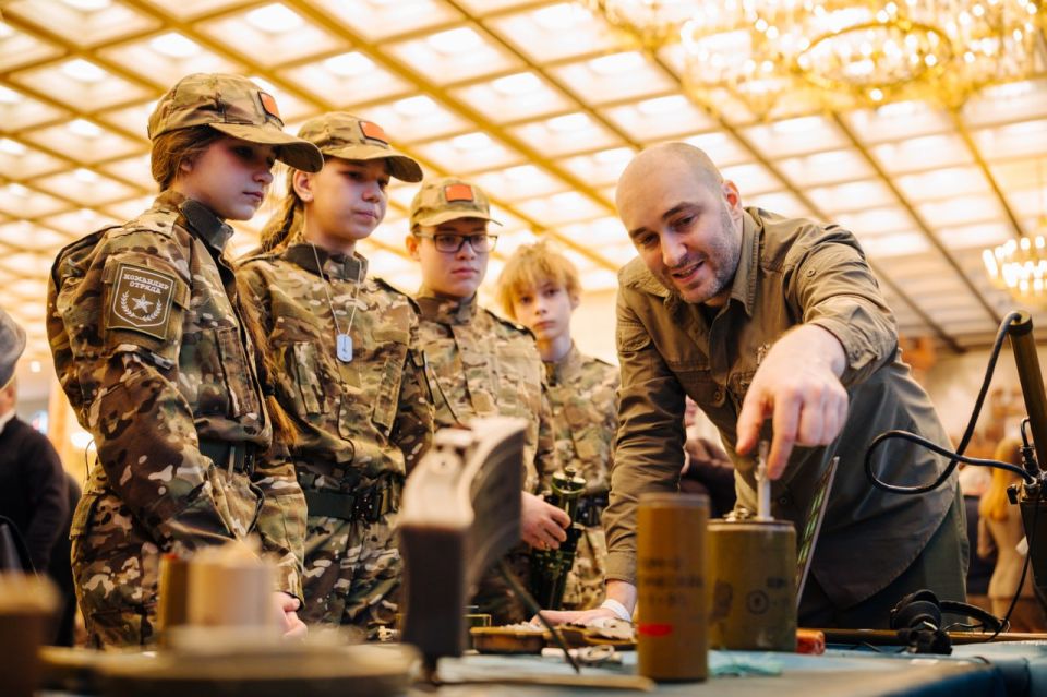 23 февраля в Музее Победы в Москве стартовал третий сезон всероссийской военно-патриотической игры «Зарница 2.0»