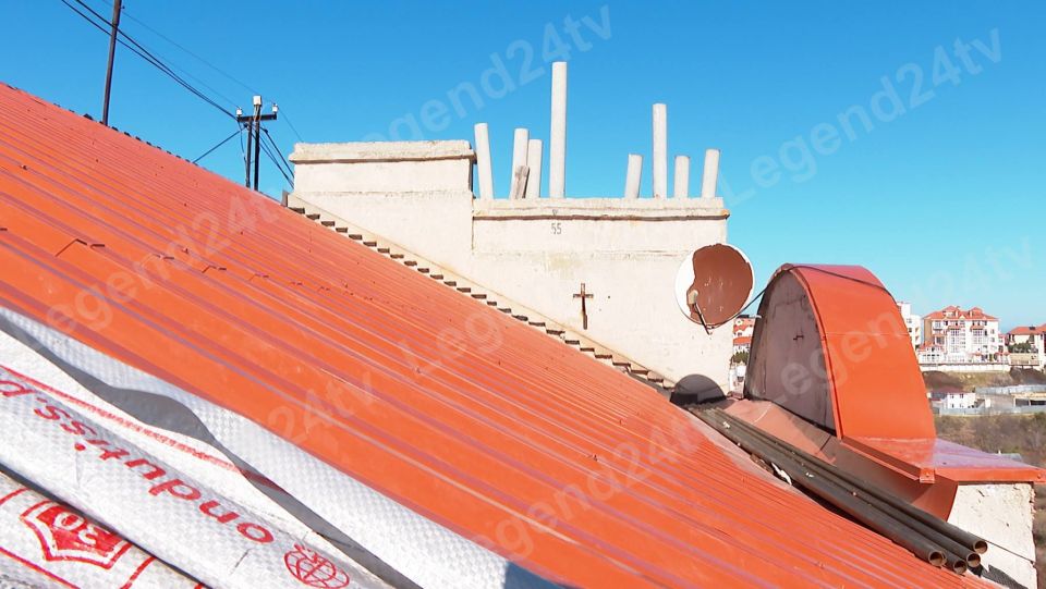 Ремонт кровли дома №7 на улице Александра Шостака завершают