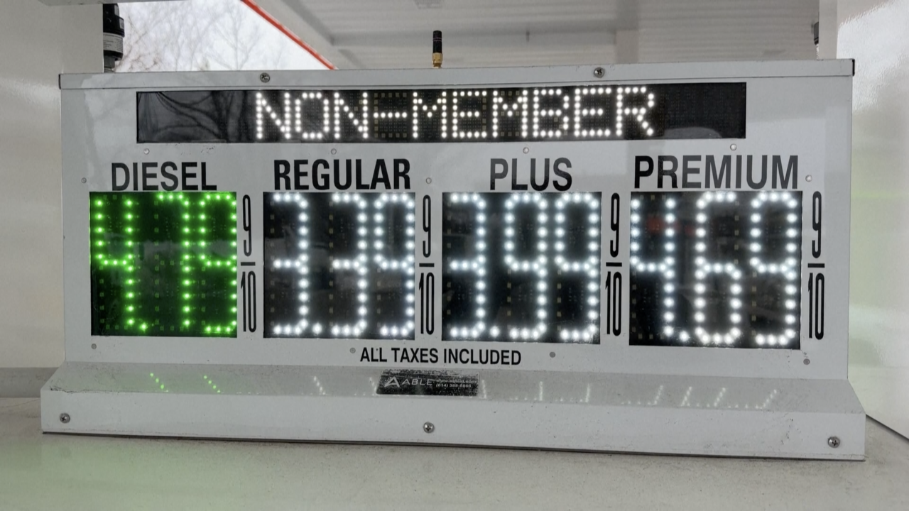 Бензин в США резко подорожал из-за ударов по Ирану