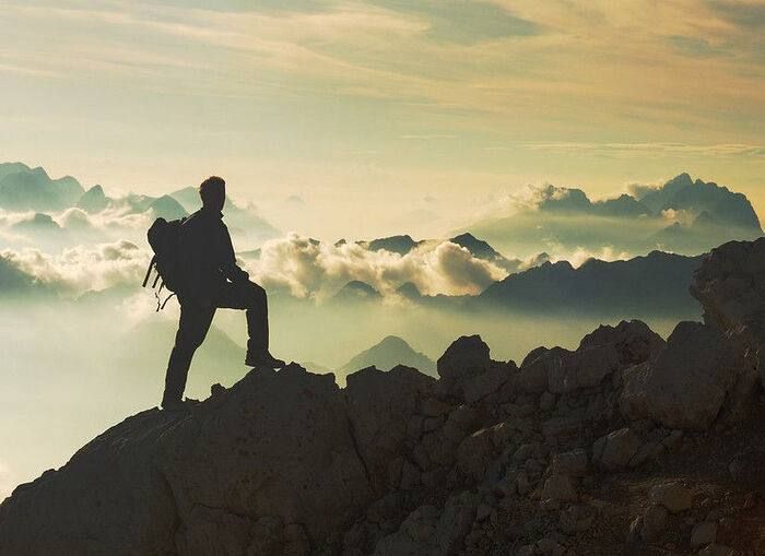 Подвиг – это деяние на пределе человеческих сил, буквально за пределами наших возможностей, когда мы преодолеваем всё слабое, всё немощное, всё, не стремящееся в нас к Богу