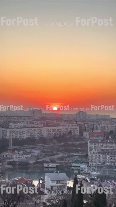 Провожаем день ярким закатом