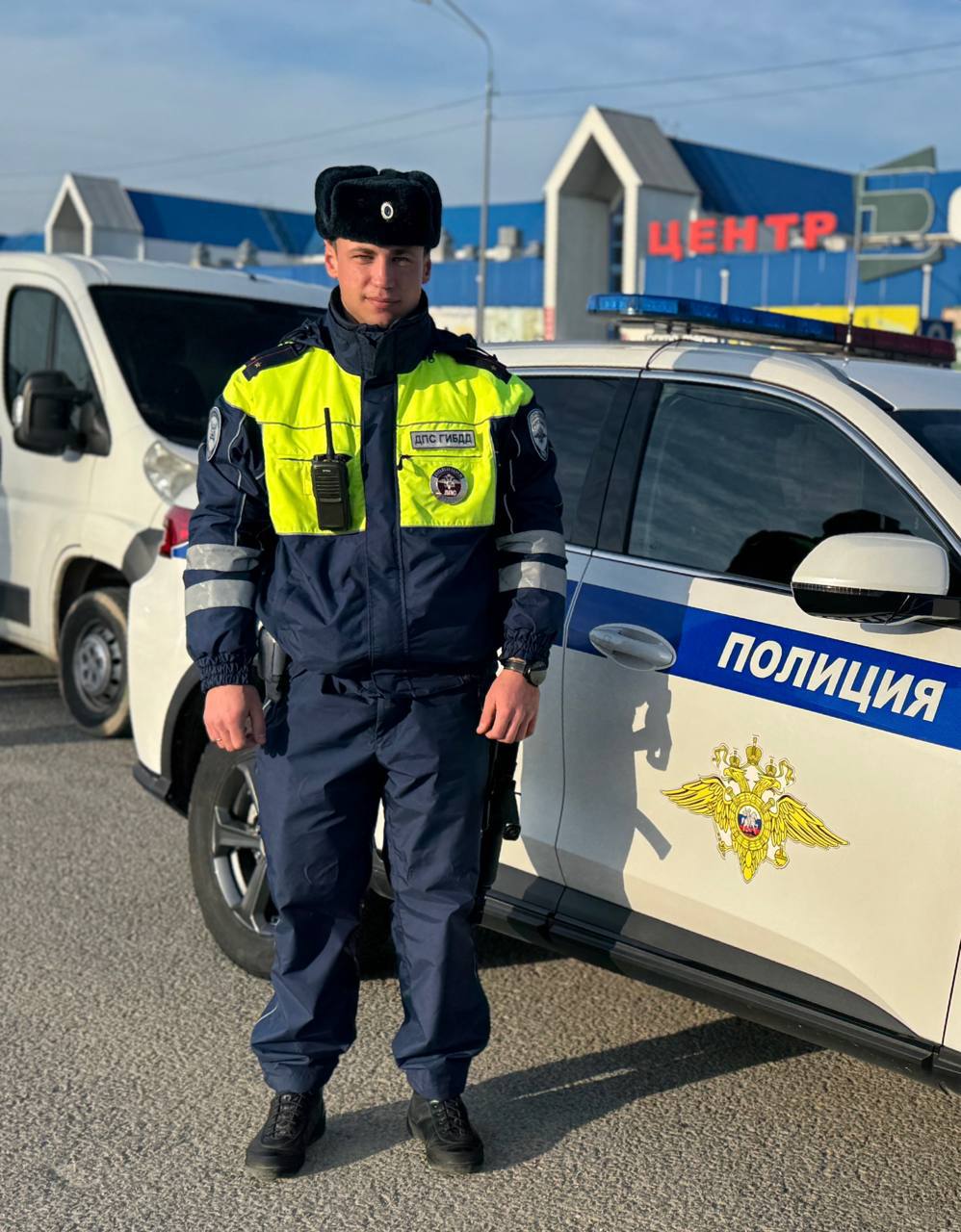 #Хорошихвыходных и безопасных дорог всем желает инспектор ДПС 1 роты ОБ ДПС Госавтоинспекции УМВД России по г. Севастополю лейтенант полиции Дмитрий Камина