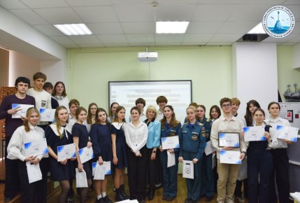 В годовщину исторического референдума будущие избиратели Ленинского района проверили свои знания в деловой игре «Делай свой выбор»