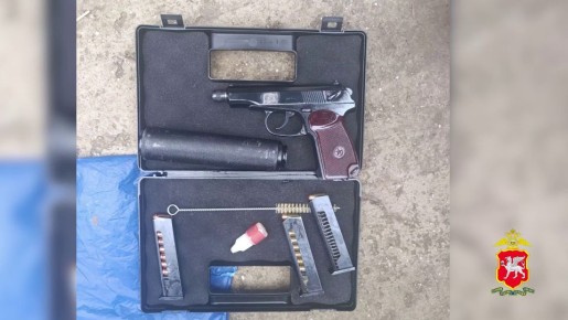 В Республике Крым полиция пресекла незаконную продажу пистолета Макарова с глушителем и патронами