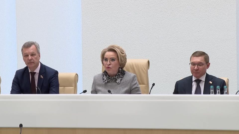 Екатерина Алтабаева: Председатель Совета Федерации Федерального Собрания Российской Федерации Валентина Ивановна Матвиенко поздравила севастопольцев и крымчан с 12-ой годовщиной исторического события: возвращения регионов...