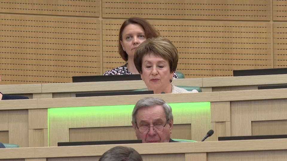 Екатерина Алтабаева: Сегодня Севастополь, Крым и вся наша страна отмечает праздник возвращения регионов в состав РФ. На заседании Совета Федерации поблагодарила Валентину Ивановну Матвиенко за теплые слова в адрес...