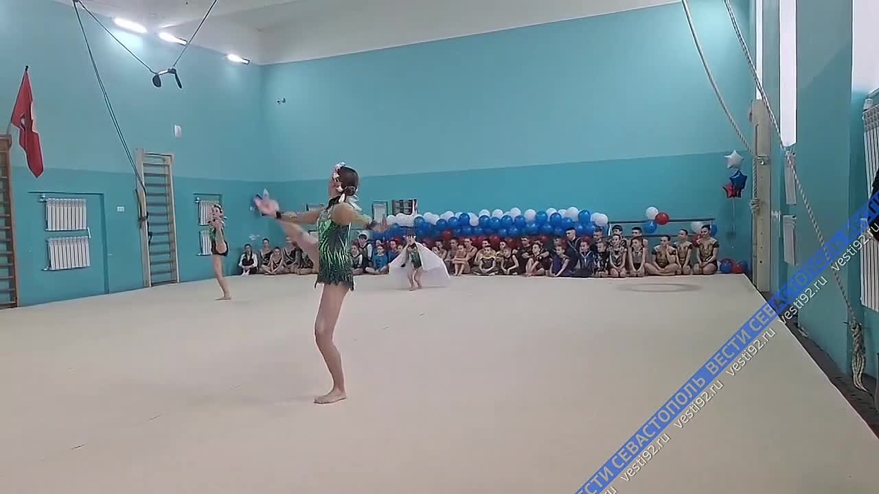 В Севастополе проходят соревнования по спортивной акробатике