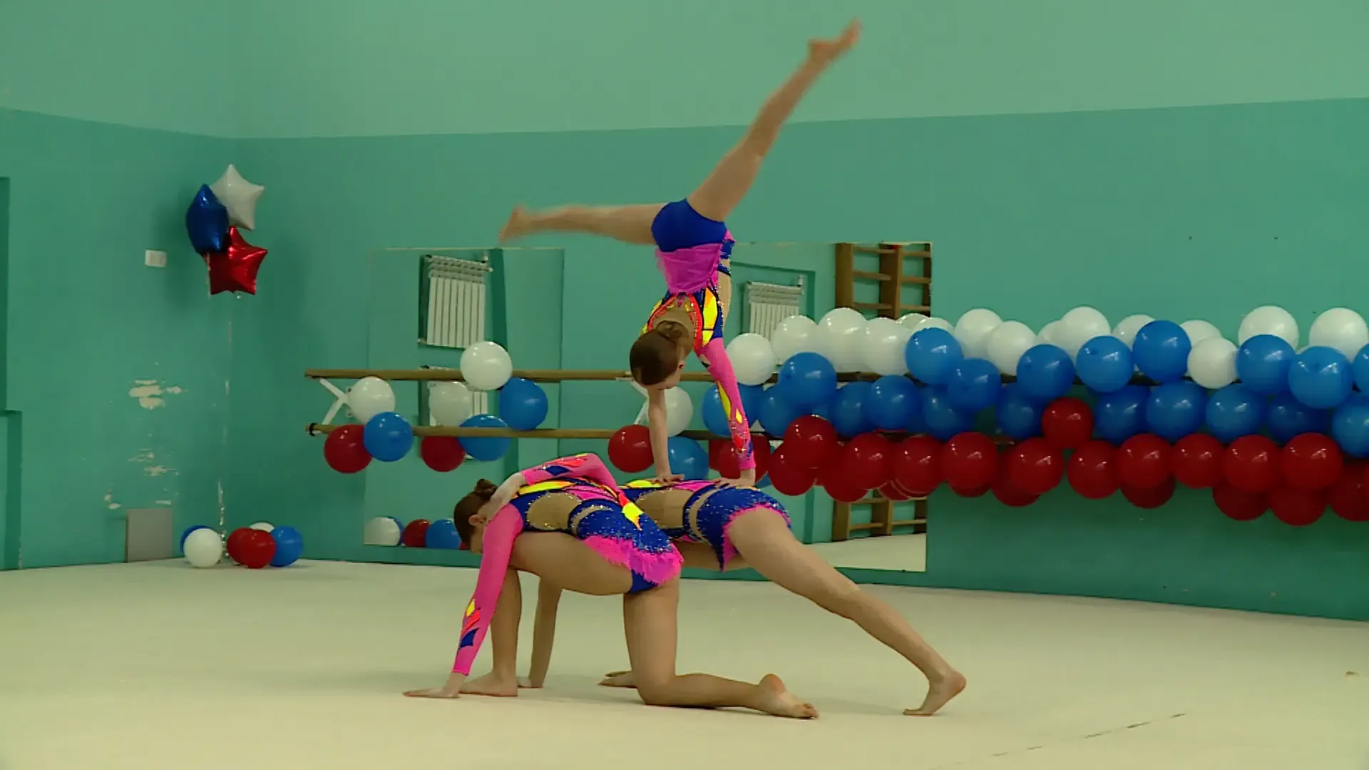 В Севастополе состоялись городские соревнования по акробатике