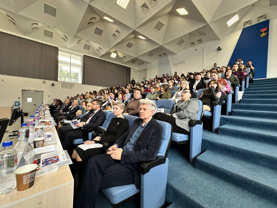 Владимир Немцев: Сегодня в Севастопольском государственном университете принял участие в открытии 6-й Межрегиональной научно-практической конференции «Русский язык и культура как основа межнационального диалога»