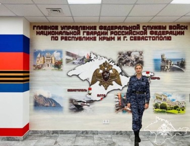 В Симферополе сотрудник Росгвардии оказала доврачебную помощь потерявшей сознание пенсионерке