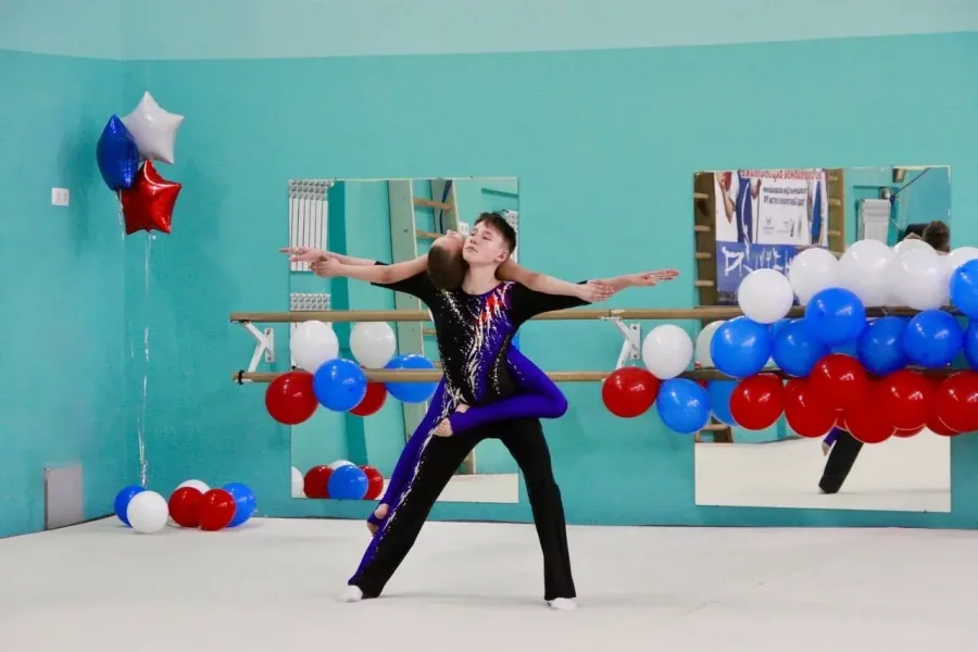 Около 50 севастопольских акробатов приняли участие в городских соревнованиях