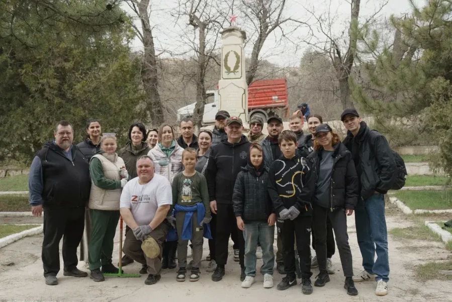 Больше 1100 севастопольцев вышли на первый общегородской субботник