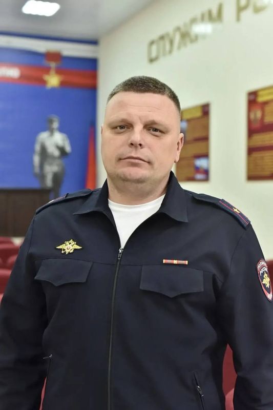 #Хорошихвыходных и безопасных дорог всем желает заместитель командира (по службе) ОСР ДПС Госавтоинспекции УМВД России по г. Севастополю майор полиции Руслан Августенюк