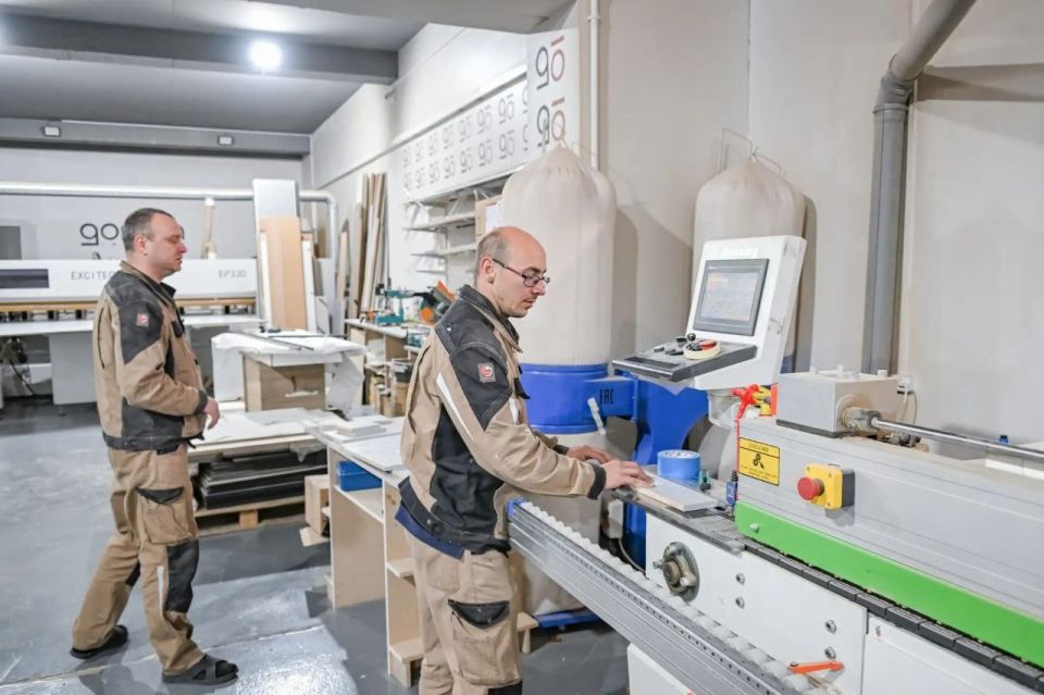 Севастопольская мебельная фабрика Gomon Industry увеличила объемы производства благодаря господдержке