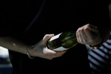 Продажу алкоголя ограничат в кафе в жилых домах Севастополя