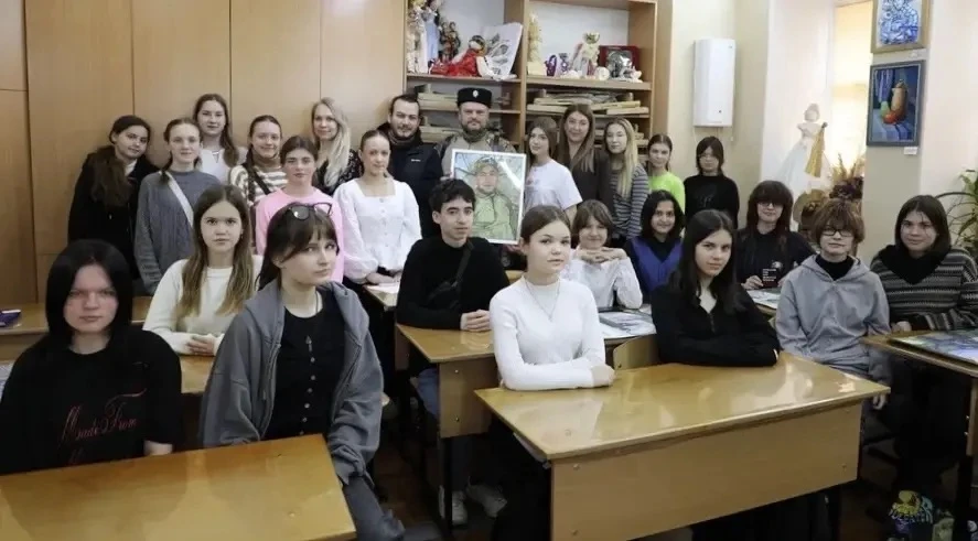 В ДДЮТ состоялась встреча юных дизайнеров с участниками специальной военной операции