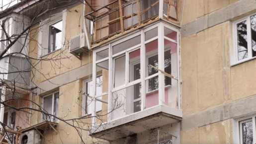 Окна в домах Севастополя после атак ВСУ заменят до 28 марта