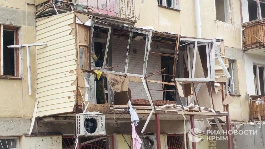 Пострадавшие от атак ВСУ в Севастополе дома застеклят до 28 марта