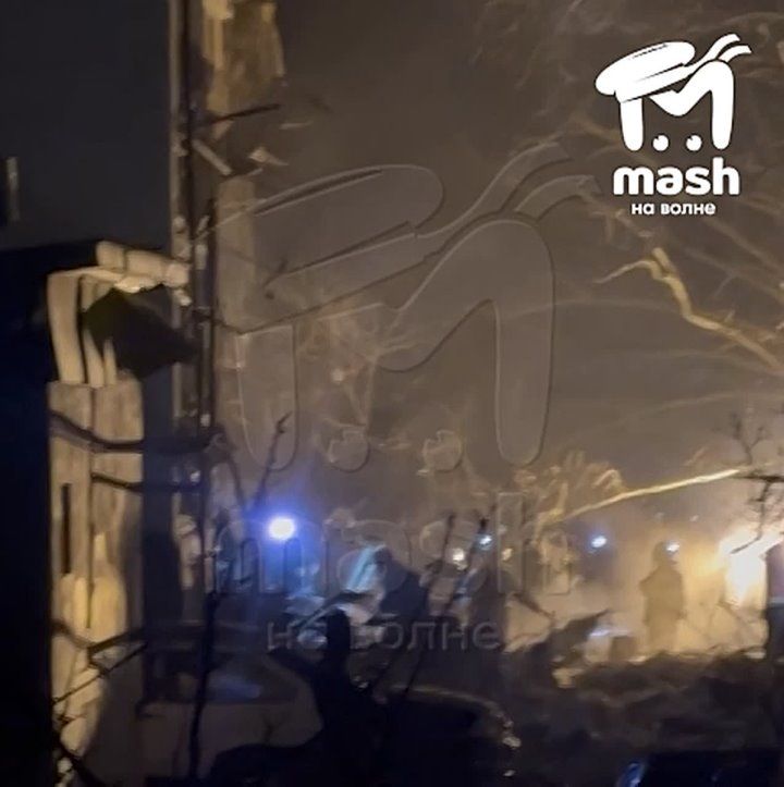 Спасатели продолжают разбирать завалы на месте взрыва в Севастополе