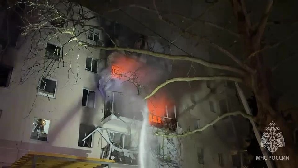 Открытое горение в многоквартирном доме в Севастополе ликвидировано, сообщили в МЧС