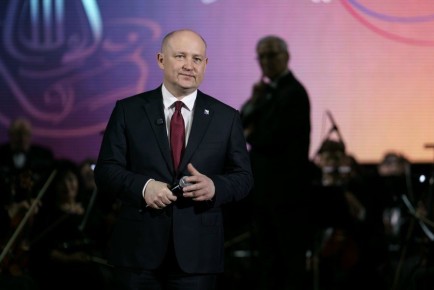 Михаил Развожаев вручил награды работникам культуры в их профессиональный праздник